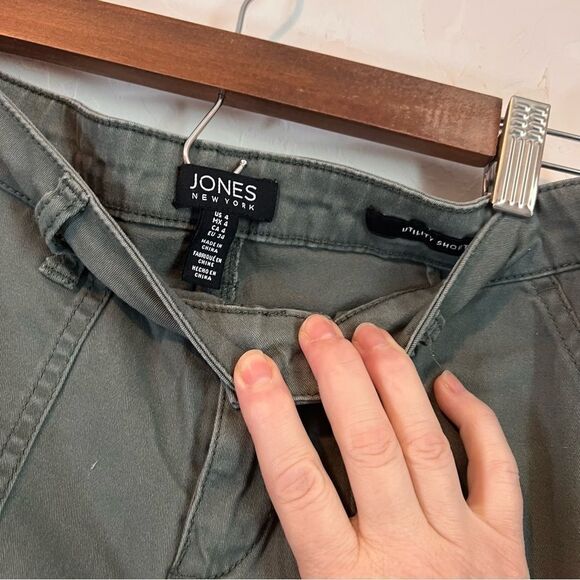 Jones New York Green Size 4 Utility Shorts Rolled Cuff with Button EUC - Picture 8 of 14